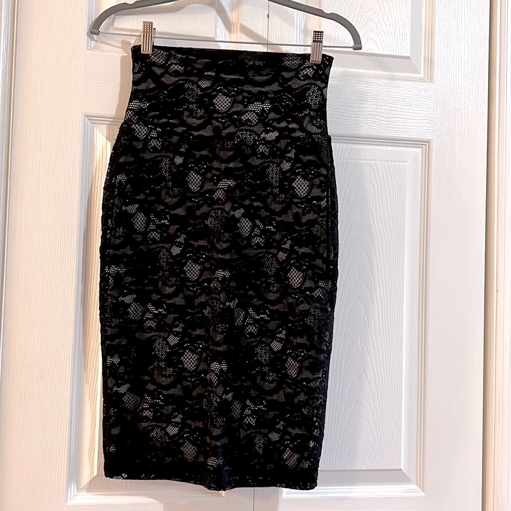 Bisou Bisou black lace pencil skirt